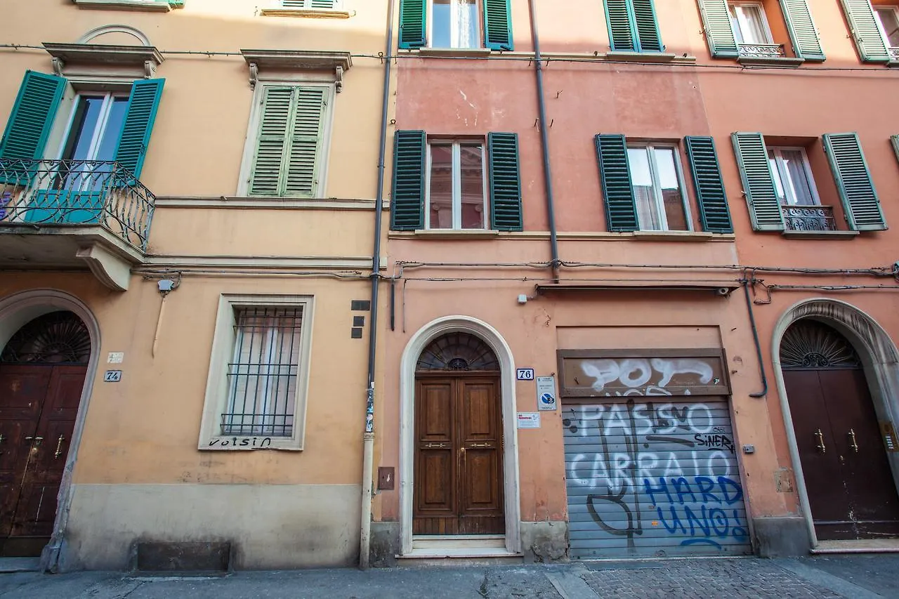 Appartamento HouSmart Castiglione 76 Bologna 0*,  Italia